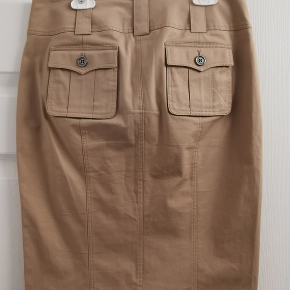 Burberry skirt - Picture 2 of 10